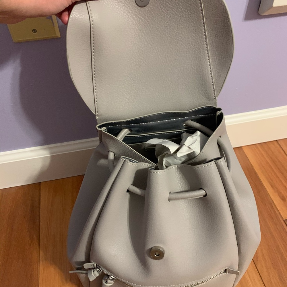 Backpack - Picture 3 of 4